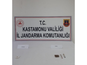 Otomobilde Uyuşturucu Kullanırken Jandarmaya Yakalandı