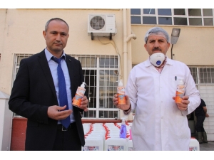 Mersin’deki Okul, Dezenfektan Ürünlerinde Seri Üretime Başladı