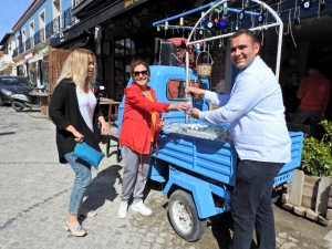 Gazozuna Damla Sakızı Katıp Markasını Oluşturdu