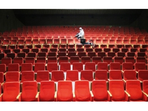 Van Devlet Tiyatrosunda Korona Virüsüne Karşı Dezenfekte Çalışması