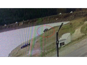 Manevra Yapan Araç Göle Uçtu