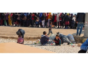 8 Bin Mültecinin Tampon Bölgede 18 Gündür Bekleyişi Sürüyor