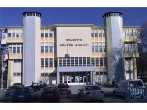 Kültür Sarayı Yıkılıyor