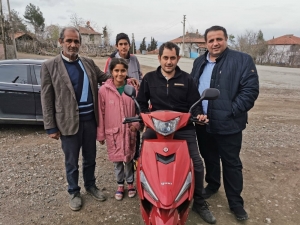 Milletvekili Kaya’dan Engelli Gence Doğum Günü Sürprizi