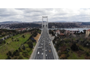 İstanbul’un Boş Meydanları Ve Trafiği Havadan Böyle Görüntülendi
