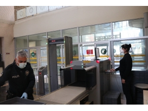 Mersin Adliyesinde Korona Virüsü Sakinliği