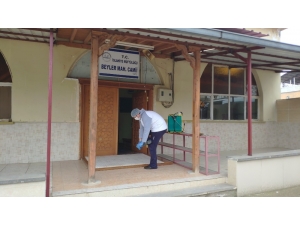 Gaziantep’te Cami Ve Kur’an Kursları Dezenfekte Ediliyor