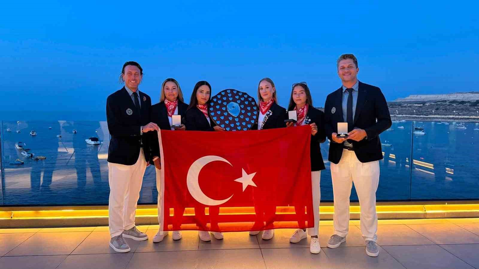 kadin-milli-golf-takimi-avrupa-sampiyonu-oldu