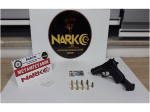 Uyuşturucu Tacirinin Üzerinden Sahte Polis Kimliği Çıktı