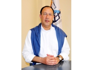 Türkiye’yi Güvenli Bulan Turistler Ülkelerine Dönmek Yerine Antalya’yı Tercih Ediyor