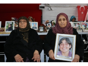 Hdp Önündeki Evlat Nöbetine Bir Aile Daha Katıldı