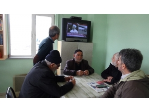 Cemaatle Namaza Ara Verildi, Vatandaşlar Namazlarını Evde Kıldı