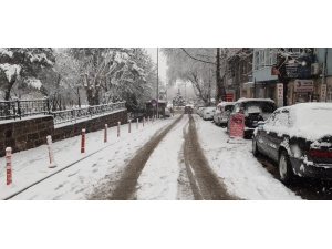 Afyonkarahisar’da Kar Kalınlığı 5 Santimetreyi Buldu