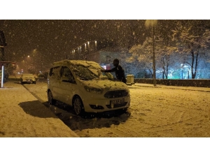 Karlıova’da Kar Yağışı Etkisini Sürdürüyor