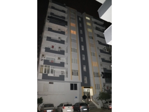 5’inci Kattan Düşen Genç Kız Ağır Yaralandı