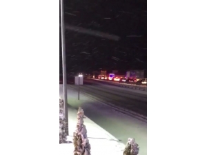 Kar Yağışı Sürücülere Zor Anlar Yaşattı