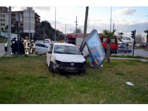 Reklam Tabelasına Çarparak Durabildi