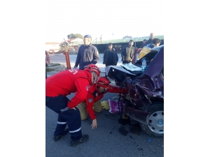 Edremit’te Trafik Kazası: 4 Yaralı