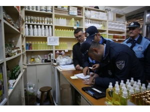 Büyükşehir Zabıtası Etiketle Kasa Fiyatı Farklı Olan 10 Firmaya İşlem Yaptı