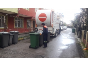 Körfez’de Çöp Konteynerleri Dezenfekte Ediliyor