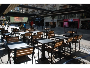 Mekanlar Kapandı, Sokaklar Boş Kaldı