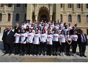 81 İlden 81 Genç Çanakkale Türküsü İçin Bir Araya Geldi