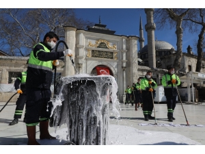 Eyüpsultan’da Korona Virüsüne Sabunlu Köpüklü Önlem