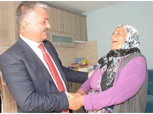 Vali Yazıcı, "Yaşlılarımız Toplumumuzun Vazgeçilmez Değerleridir"