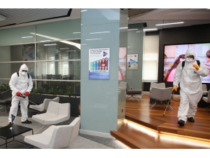 Mersin’de Resmi Kurumlar Virüse Karşı İlaçlanıyor