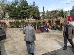 Kıraathaneler Kapandı Vatandaşlar Bu Sefer Parklara Akın Etti