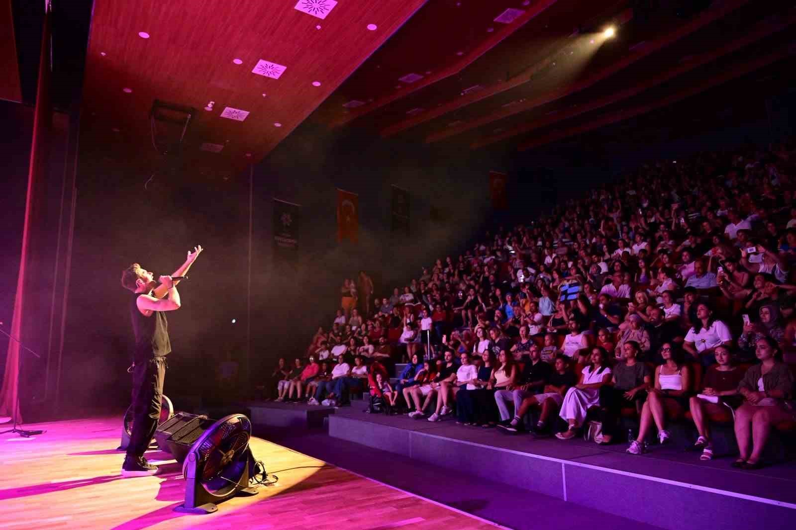 aydin-buyuksehir-belediyesi-nin-konser-heyecani-didim-e-tasindi
