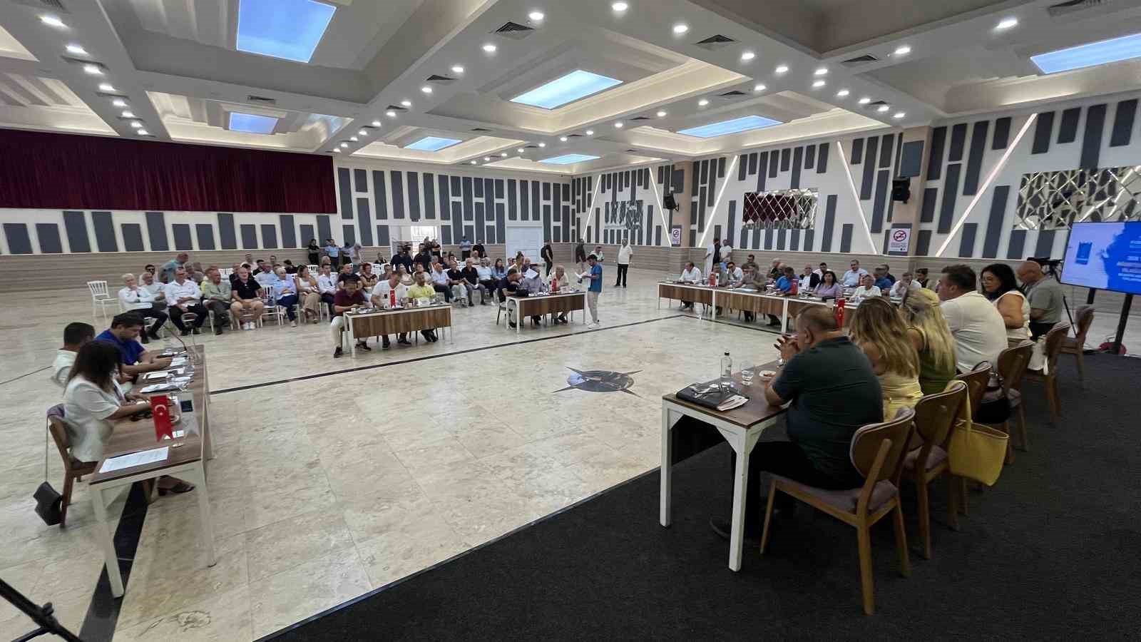 kusadasi-meclisi-nde-komisyonlar-yenilendi-yeni-projelere-onay-cikti