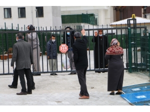 Afyonkarahisar’da 750 Kişi Gözlem Altında Tutuluyor