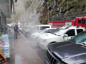 İlçe Merkezini Kaplıca Suyu İle Dezenfekte Ettiler