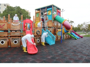 Erdemli’de Kamu Kurumları Dezenfekte Ediliyor