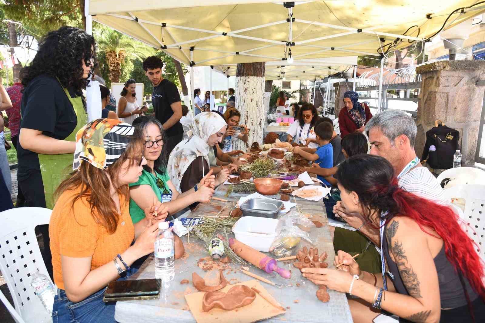 menemen-comlek-festivali-nde-ornek-hareket