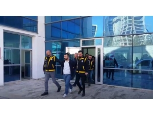 Otomobilde İnfaz Edip Acil Servis Kapısına Bıraktılar