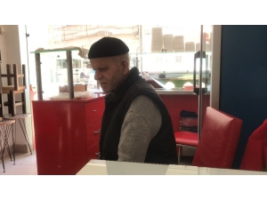 Esnafın Dikkatiyle Yönünü Şaşıran Yaşlı Adam Evine Götürüldü