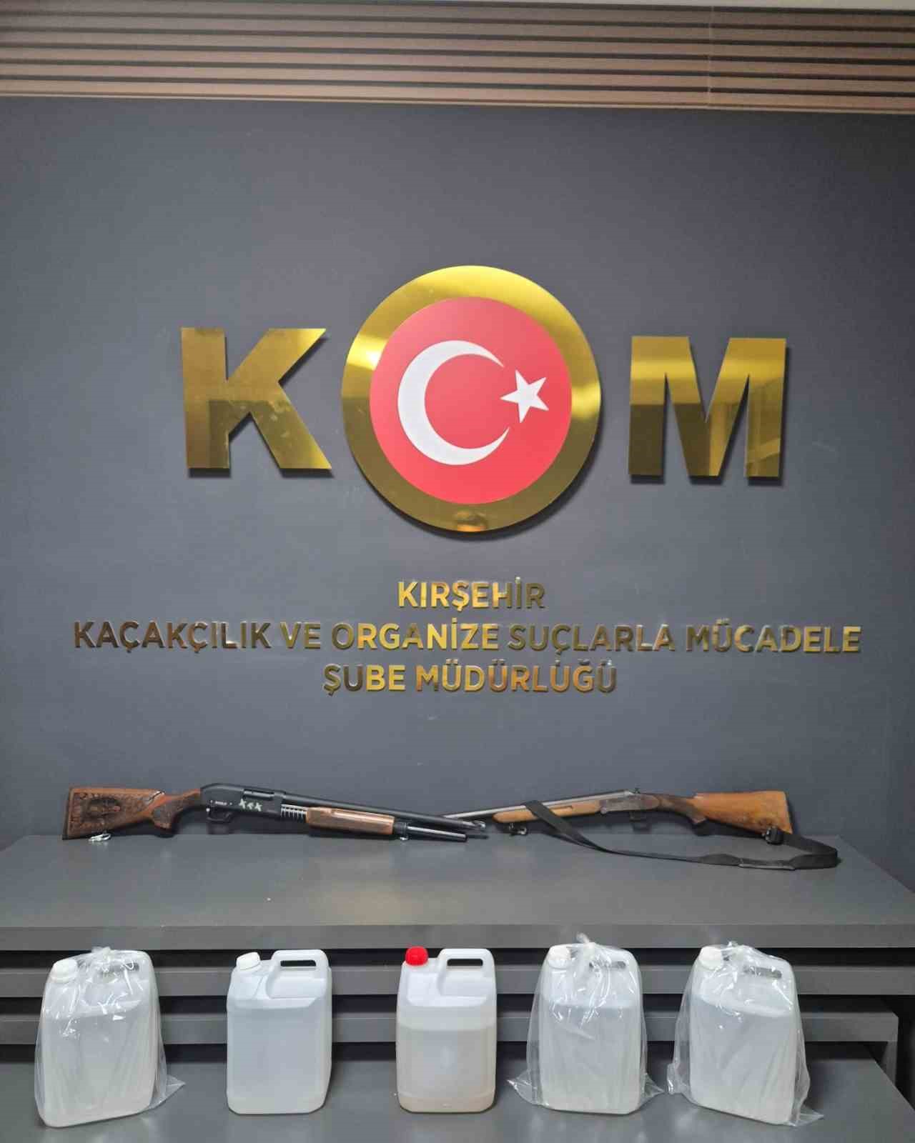 kirsehir-de-ruhsatsiz-tufek-ve-kacak-icki-ele-gecirildi