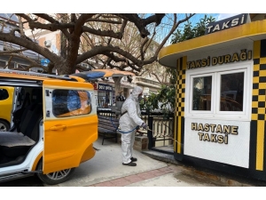 Gezici Ekipler Taksileri Ve Durakları İlaçlıyor