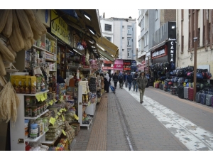 Öğrenci Kenti Eskişehir’de Okulların Tatili Esnafı Endişelendiriyor