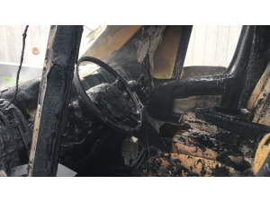 Tem Otoyolu’nda Oto Yangına Hortumlu Müdahale