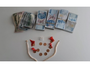 Kendilerini Polis Olarak Tanıtan Şahıslar, Fetö Bahanesiyle Dolandırdı