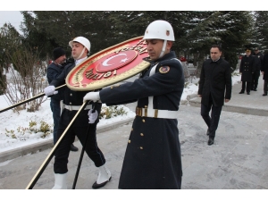 Sade Tören Düzenlendi