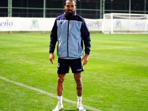 Erkan Zengin: "Futbolu Bırakmayı Düşünüyorum"