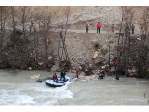 Bot Devrilmesi Sonucu Kaybolan Uzman Çavuş Aranıyor