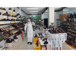 Gölbaşı İlçesinde Esnaflar İş Yerlerini Dezenfekte Ediyor