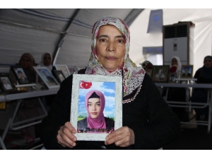 Hdp Önündeki Ailelerin Evlat Nöbeti 198’inci Gününde