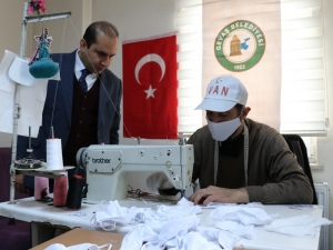 Gevaş Belediyesinden Vatandaşlara Ücretsiz Maske