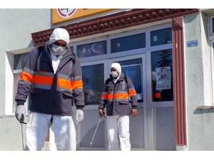 Yunak’ta Korona Virüsüne Karşı İlaçlama Çalışmaları Devam Ediyor